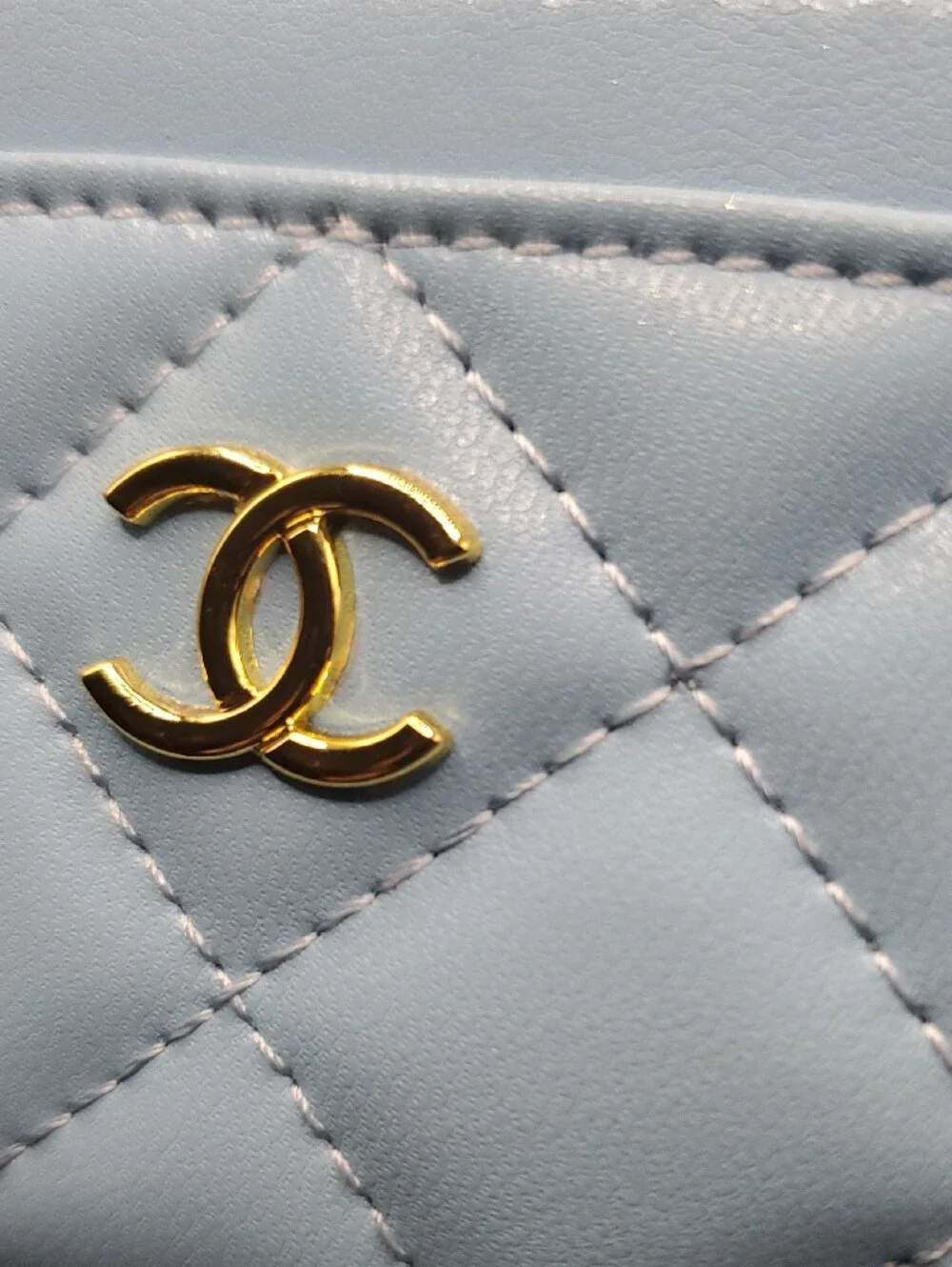 CHANEL compact quilted